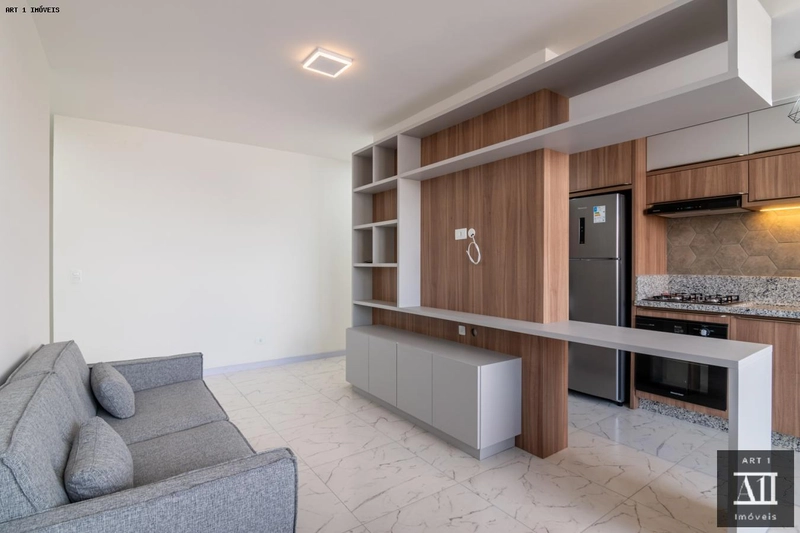 Apartamento para Venda em Curitiba, Campina do Siqueira, 3 dormitórios, 1 suíte, 2 banheiros, 1 vaga: 1ª foto da galeria de imagens do imóvel