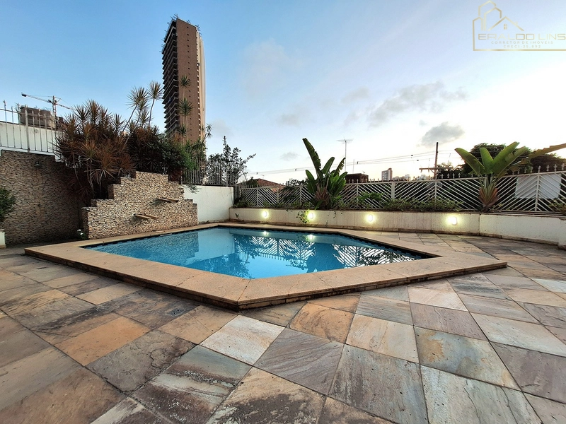 Casa Comercial com Piscina e 4 Suítes no Caminho das Árvores – Estrutura Completa para Empresas: 16ª foto da galeria de imagens do imóvel