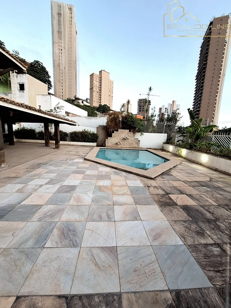 Casa Comercial com Piscina e 4 Suítes no Caminho das Árvores – Estrutura Completa para Empresas: 2ª foto da galeria de imagens do imóvel