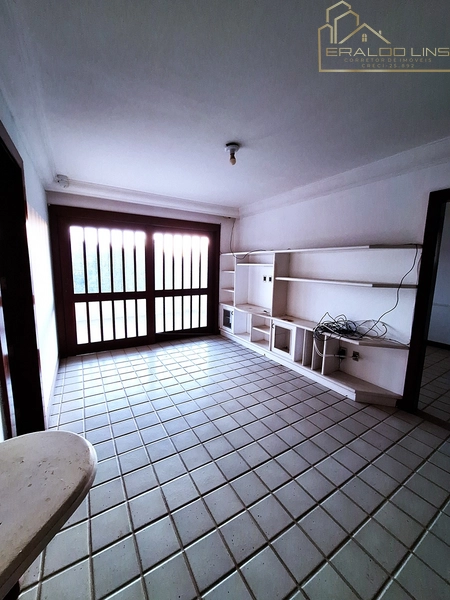 Casa Comercial com Piscina e 4 Suítes no Caminho das Árvores – Estrutura Completa para Empresas: 4ª foto da galeria de imagens do imóvel