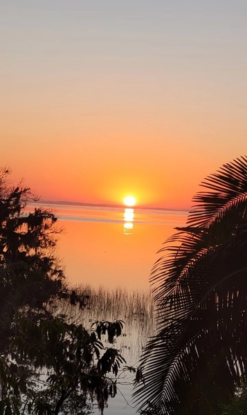 Um Paraíso na beira da lagoa com vista para a montanha: 1ª foto da galeria de imagens do imóvel