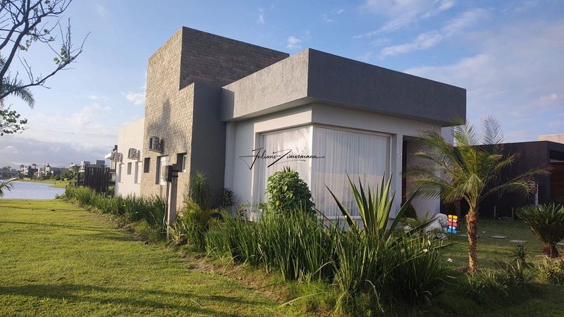 CASA NO CONDOMÍNIO RIVIERA: 1ª foto da galeria de imagens do imóvel