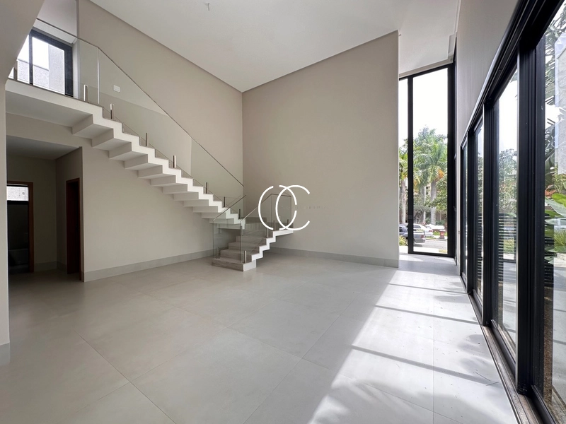 Espetacular casa fundo mata em Alphaville Flamboyant Ipês em Goiânia: 2ª foto da galeria de imagens do imóvel