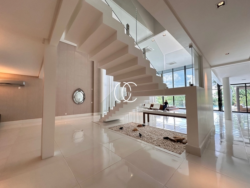 Casa de Luxo no Alphaville Araguaia: 2ª foto da galeria de imagens do imóvel