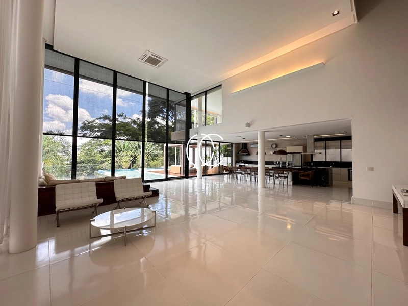 Casa de Luxo no Alphaville Araguaia: 1ª foto da galeria de imagens do imóvel