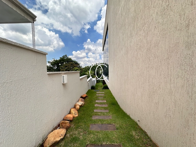 Casa de Luxo no Alphaville Araguaia: 60ª foto da galeria de imagens do imóvel