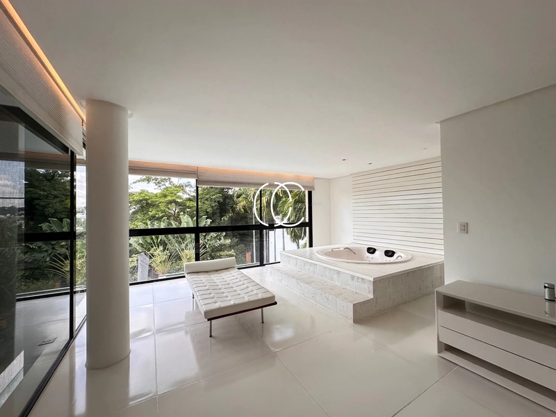 Casa de Luxo no Alphaville Araguaia: 43ª foto da galeria de imagens do imóvel