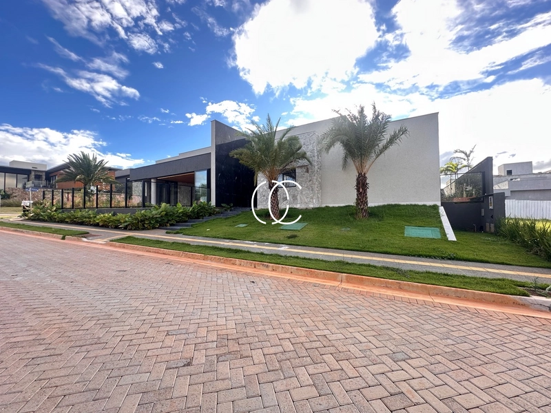 Deslumbrante casa térrea de esquina no Jardins Itália: 1ª foto da galeria de imagens do imóvel