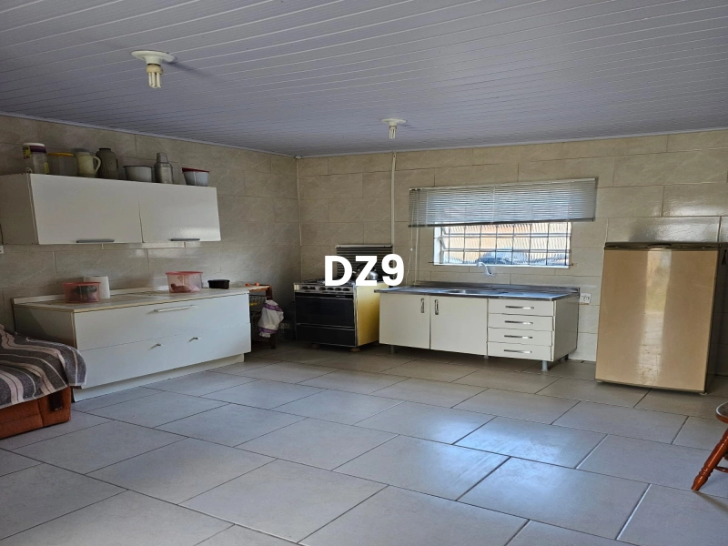 CASA COM 2 DORM: 9ª foto da galeria de imagens do imóvel