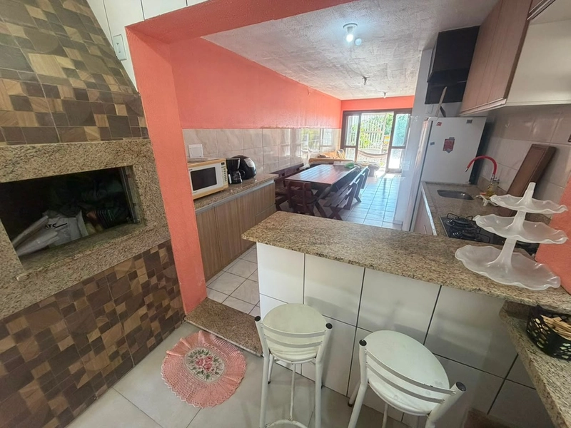 Casa mobiliada com 3 dormitórios em Capão Novo!: 3ª foto da galeria de imagens do imóvel