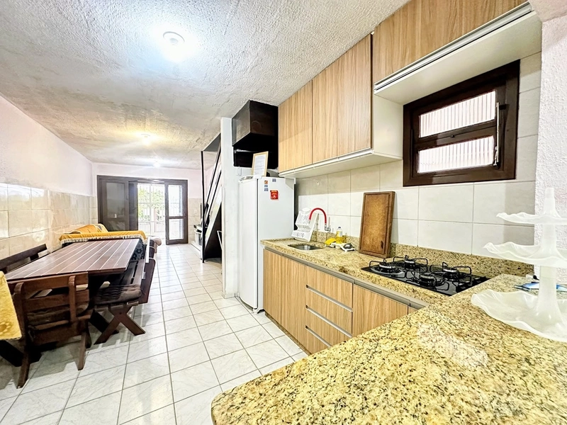 Casa mobiliada com 3 dormitórios em Capão Novo!: 3ª foto da galeria de imagens do imóvel