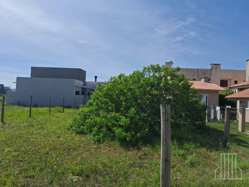 EXCELENTE TERRENO LOCALIZADO NO BAIRRO JARDIM BEIRA MAR!: 2ª foto da galeria de imagens do imóvel