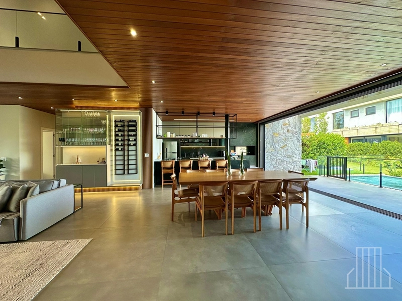 MARAVILHOSO SOBRADO BEIRA LAGO EM CONDOMÍNIO FECHADO!: 5ª foto da galeria de imagens do imóvel