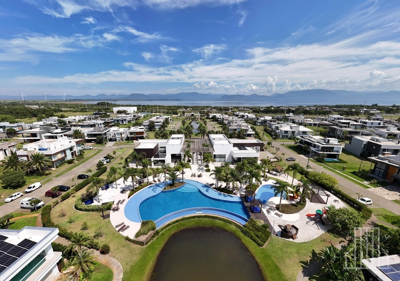 MARAVILHOSO SOBRADO BEIRA LAGO EM CONDOMÍNIO FECHADO!: 27ª foto da galeria de imagens do imóvel