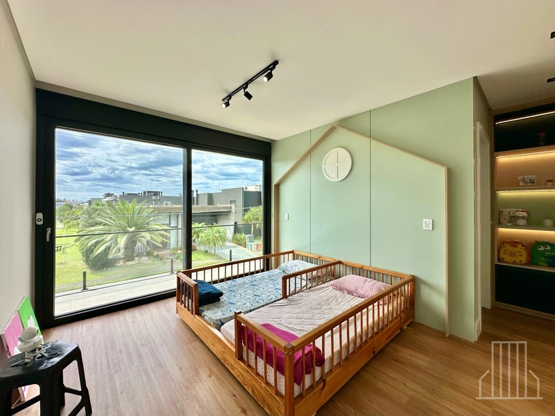 MARAVILHOSO SOBRADO BEIRA LAGO EM CONDOMÍNIO FECHADO!: 13ª foto da galeria de imagens do imóvel