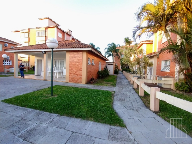 Encantador Sobrado em Capão Novo: Conforto e Lazer ao Seu Alcance: 11ª foto da galeria de imagens do imóvel