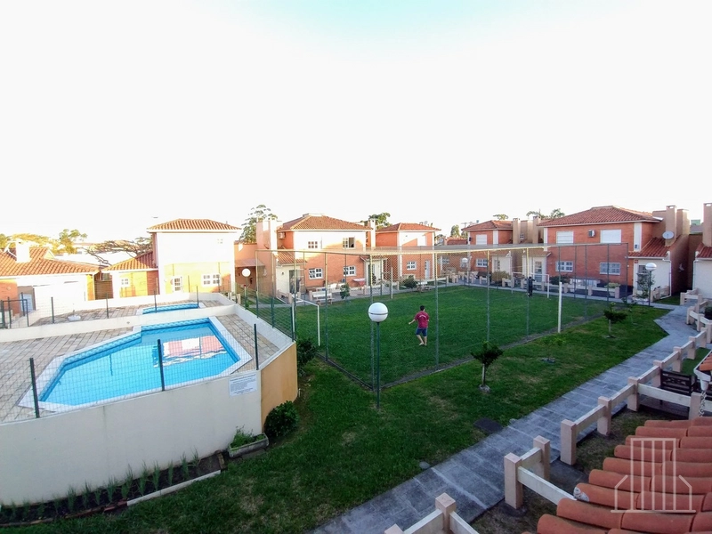 Encantador Sobrado em Capão Novo: Conforto e Lazer ao Seu Alcance: 4ª foto da galeria de imagens do imóvel