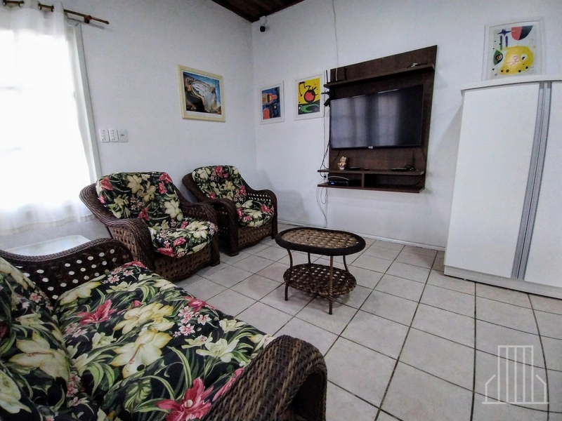 Encantador Sobrado em Capão Novo: Conforto e Lazer ao Seu Alcance: 16ª foto da galeria de imagens do imóvel