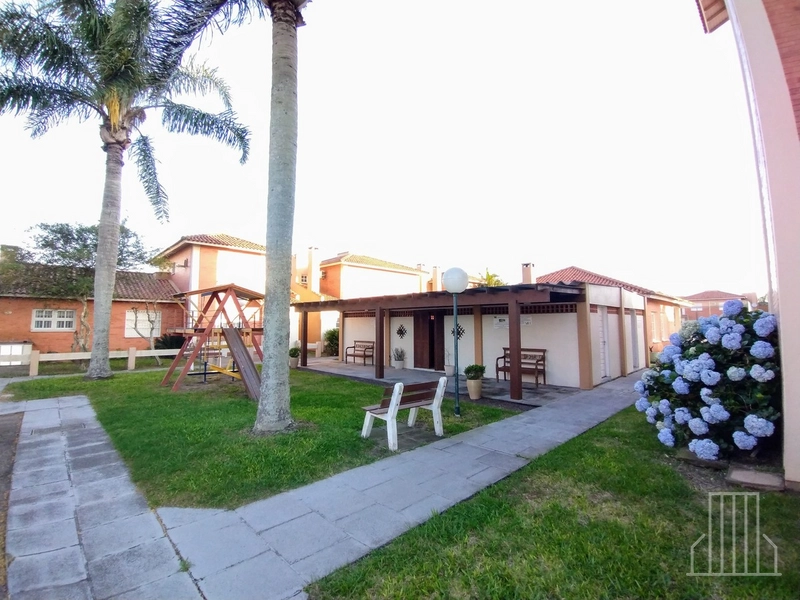 Encantador Sobrado em Capão Novo: Conforto e Lazer ao Seu Alcance: 10ª foto da galeria de imagens do imóvel