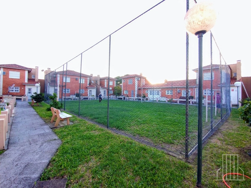 Encantador Sobrado em Capão Novo: Conforto e Lazer ao Seu Alcance: 3ª foto da galeria de imagens do imóvel