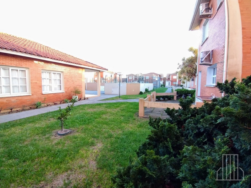 Encantador Sobrado em Capão Novo: Conforto e Lazer ao Seu Alcance: 2ª foto da galeria de imagens do imóvel