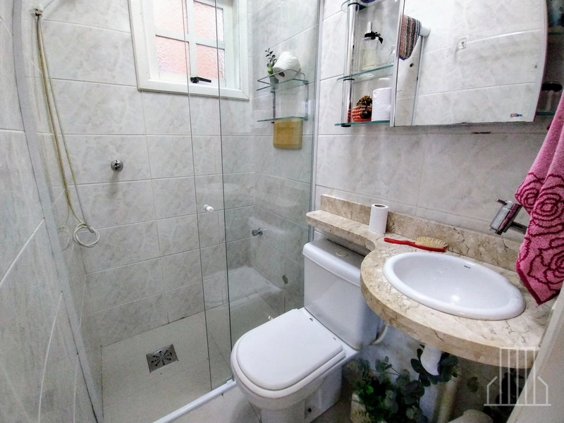 Encantador Sobrado em Capão Novo: Conforto e Lazer ao Seu Alcance: 30ª foto da galeria de imagens do imóvel