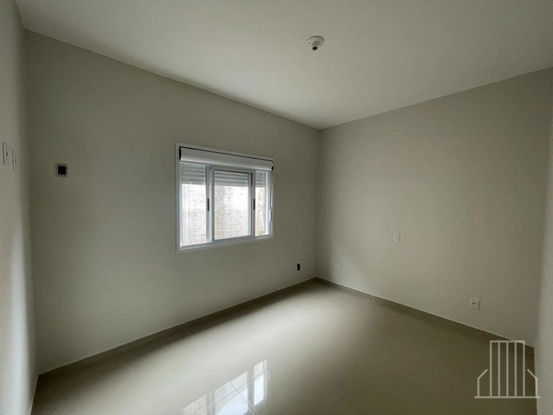 LINDA CASA À VENDA NO TRANQUILO BAIRRO ARCO ÍRIS, EM CAPÃO DA CANOA!: 11ª foto da galeria de imagens do imóvel