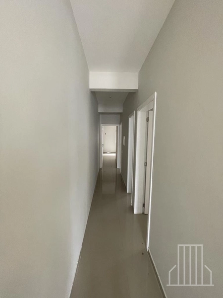 LINDA CASA À VENDA NO TRANQUILO BAIRRO ARCO ÍRIS, EM CAPÃO DA CANOA!: 8ª foto da galeria de imagens do imóvel