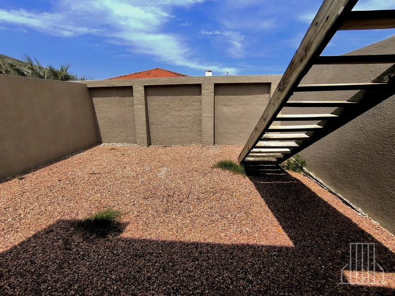 CASA COM 2 DORMITORIOS, SENDO 1 SUITE BEM LOCALIZADO!: 5ª foto da galeria de imagens do imóvel