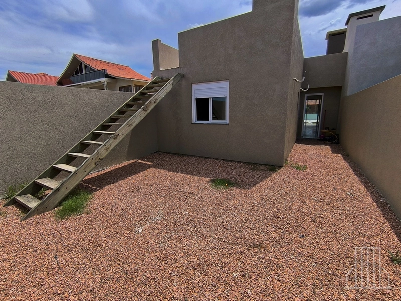 CASA COM 2 DORMITORIOS, SENDO 1 SUITE BEM LOCALIZADO!: 6ª foto da galeria de imagens do imóvel