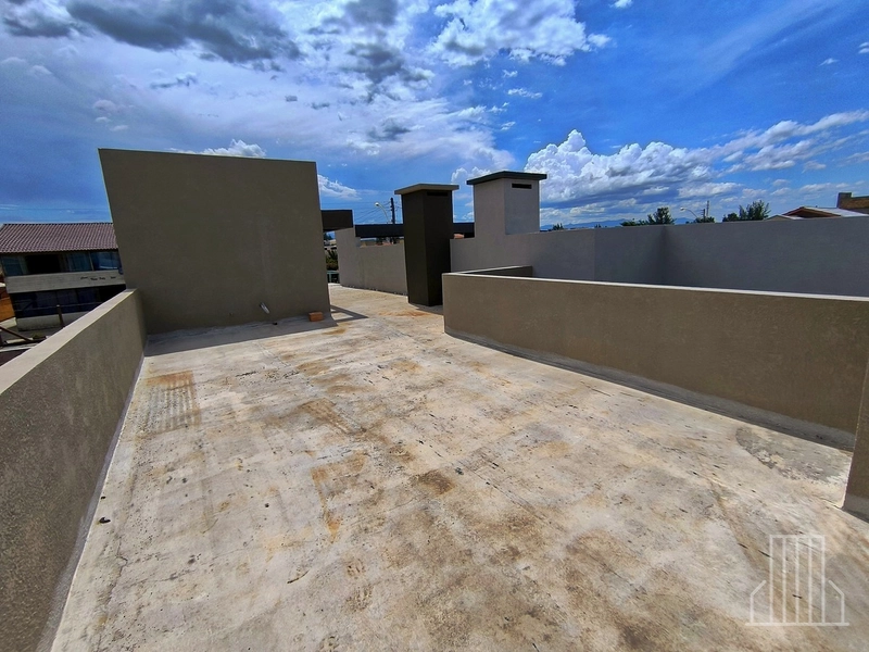 CASA COM 2 DORMITORIOS, SENDO 1 SUITE BEM LOCALIZADO!: 3ª foto da galeria de imagens do imóvel