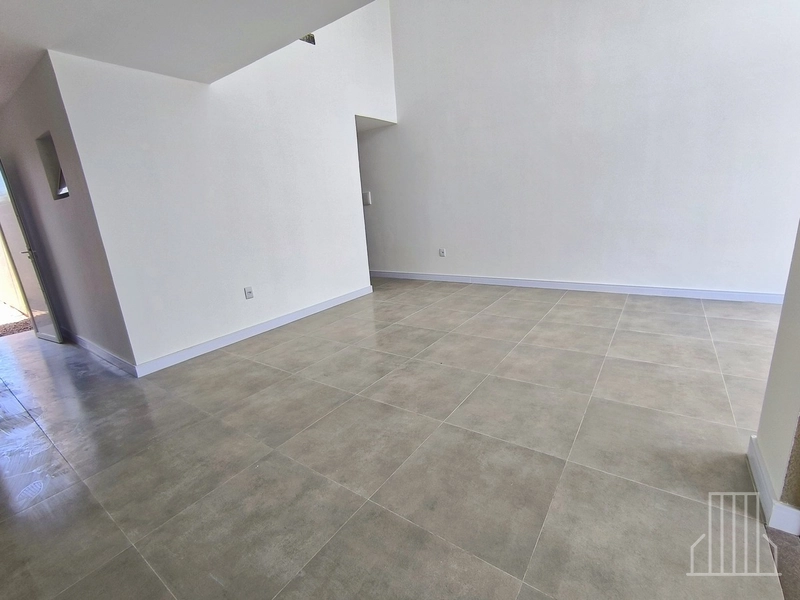 CASA COM 2 DORMITORIOS, SENDO 1 SUITE BEM LOCALIZADO!: 9ª foto da galeria de imagens do imóvel