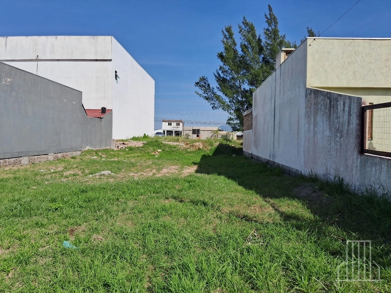 EXCELENTE TERRENO LOCALIZADO NO BAIRRO JARDIM BEIRA MAR!: 2ª foto da galeria de imagens do imóvel