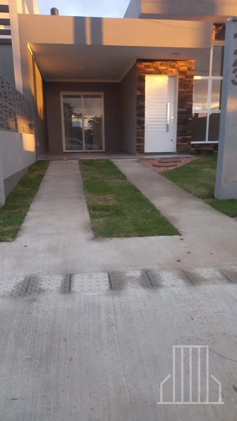 Casa à Venda no Bairro Zona Norte - Apenas 150m do Mar!: 5ª foto da galeria de imagens do imóvel