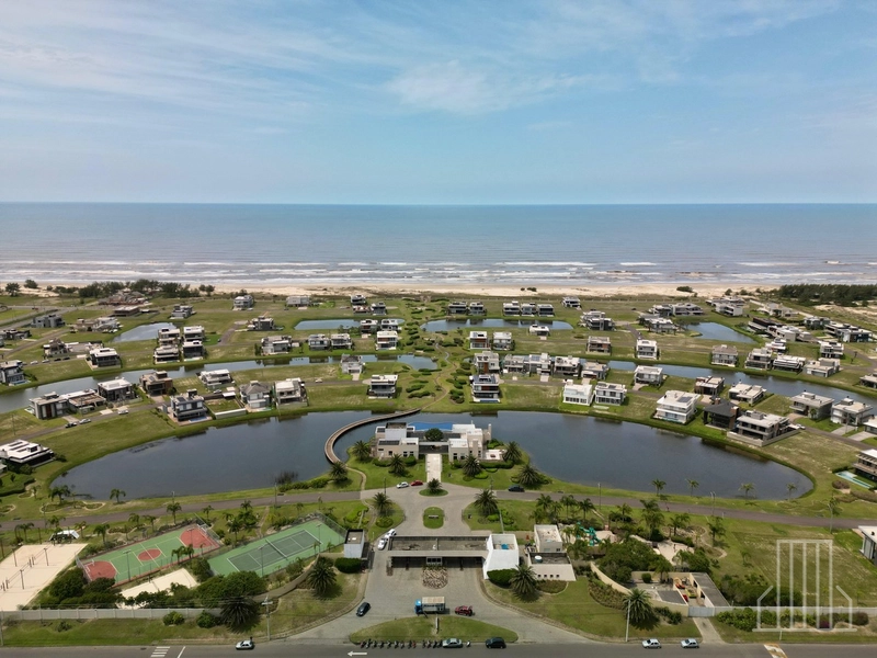 DESLUMBRANTE CASA COM 5 SUÍTES EM CONDOMÍNIO FECHADO!: 28ª foto da galeria de imagens do imóvel