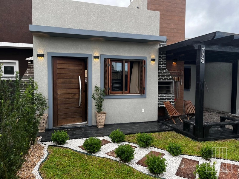 MARAVILHOSA CASA À VENDA NO BAIRRO JARDIM BEIRA MAR, EM CAPÃO DA CANOA: 3ª foto da galeria de imagens do imóvel