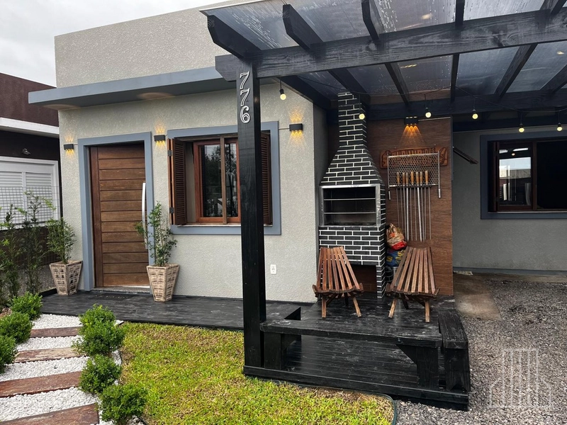 MARAVILHOSA CASA À VENDA NO BAIRRO JARDIM BEIRA MAR, EM CAPÃO DA CANOA: 2ª foto da galeria de imagens do imóvel