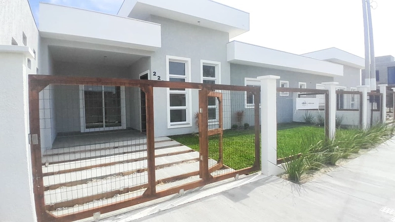 CASA A VENDA EM CAPÃO NOVO!: 2ª foto da galeria de imagens do imóvel