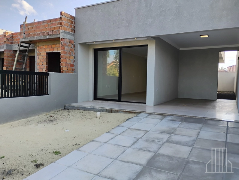 Casa Geminada à Venda em Capão Novo: 2ª foto da galeria de imagens do imóvel