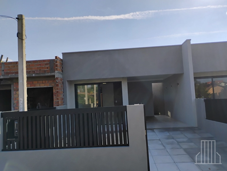 Casa Geminada à Venda em Capão Novo: 4ª foto da galeria de imagens do imóvel