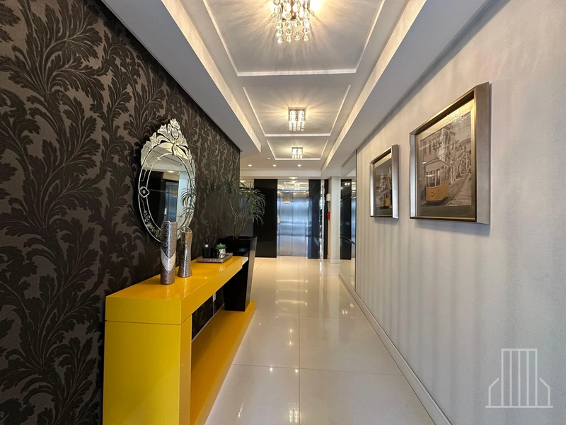 Apartamento Mobiliado à Venda no Bairro Zona Nova: 1ª foto da galeria de imagens do imóvel