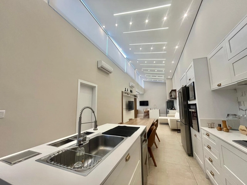 Sobrado à Venda em Capão Novo – Conforto, Qualidade e Excelente Localização: 4ª foto da galeria de imagens do imóvel