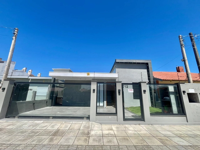 Sobrado à Venda em Capão Novo – Conforto, Qualidade e Excelente Localização: 1ª foto da galeria de imagens do imóvel