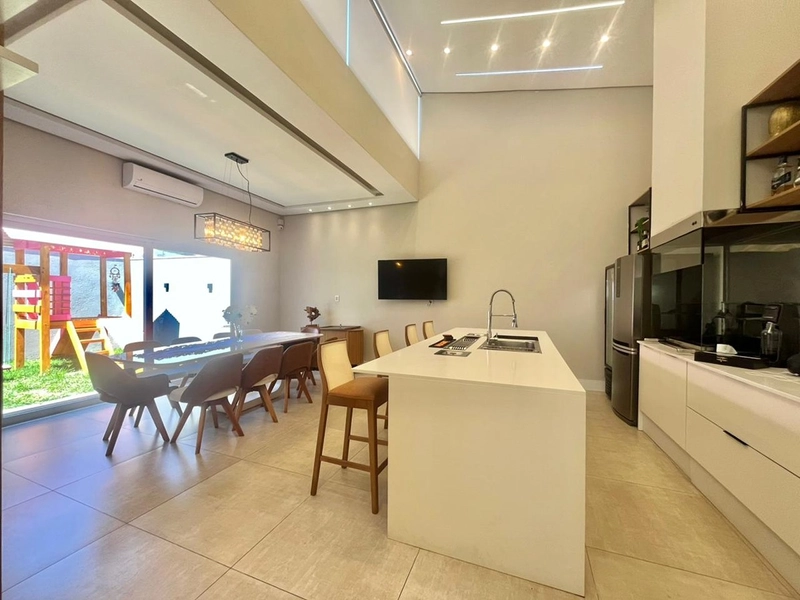 Sobrado à Venda em Capão Novo – Conforto, Qualidade e Excelente Localização: 11ª foto da galeria de imagens do imóvel