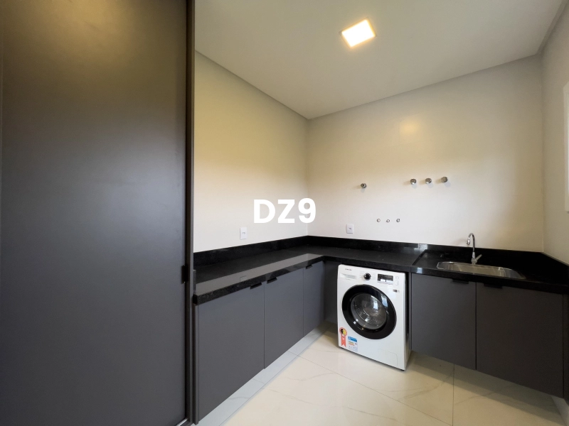 SOBRADO EM CONDOMINIO FECHADO COM 4 SUITES!: 3ª foto da galeria de imagens do imóvel