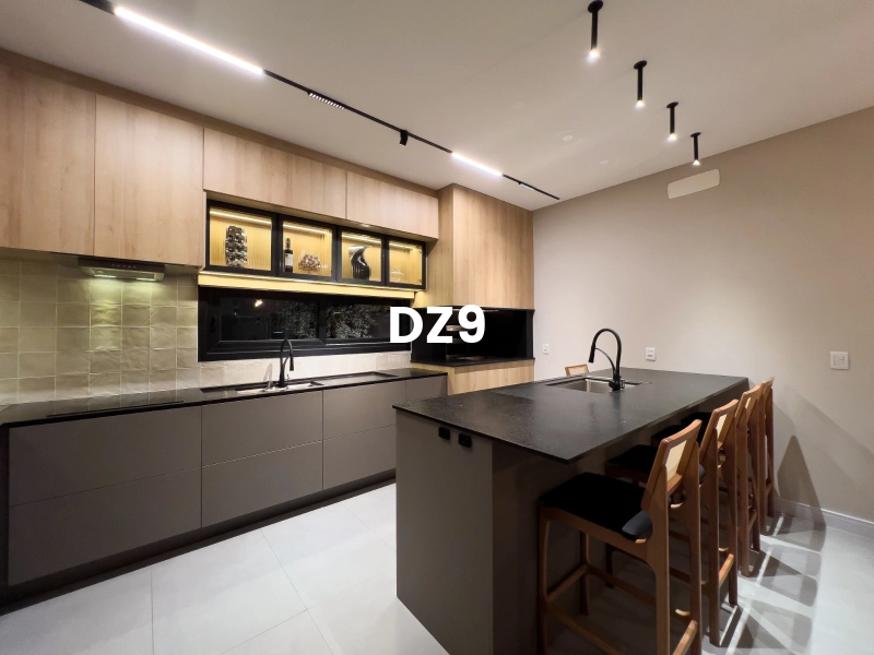 CASA COM 4 SUÍTES FINAMENTE DECORADA!: 17ª foto da galeria de imagens do imóvel