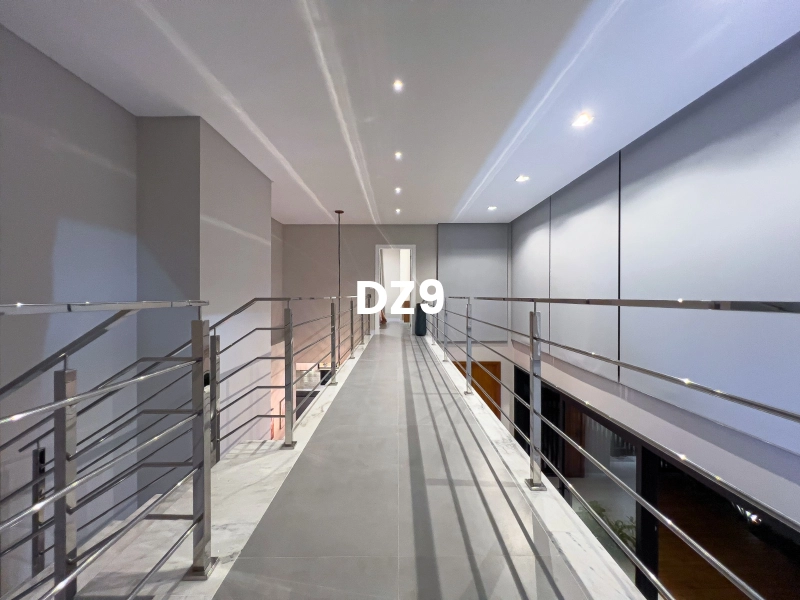 CASA COM 4 SUÍTES FINAMENTE DECORADA!: 5ª foto da galeria de imagens do imóvel