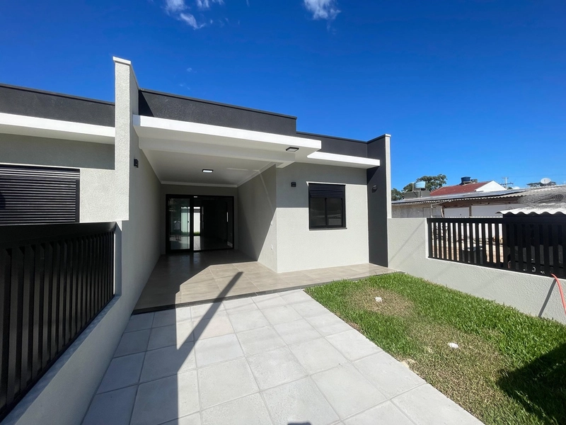 Casa Geminada à Venda em Capão Novo: 2ª foto da galeria de imagens do imóvel