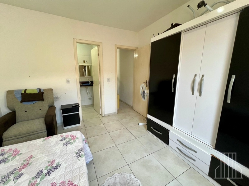 Sobrado Semi-Mobiliado com Anexo no Bairro Capão Novo: 24ª foto da galeria de imagens do imóvel