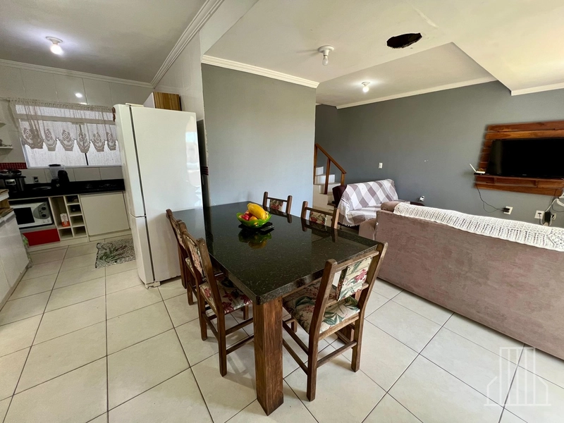 Sobrado Semi-Mobiliado com Anexo no Bairro Capão Novo: 18ª foto da galeria de imagens do imóvel